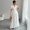 Vestido Chemise Branco Elegante Estilo Francês com Ajuste na Cintura e Decote V - Novo de Verão Transfronteiriço Europeu e Americano da Amazon 2026