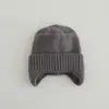 Chapéu Infantil Chenjing Outono e Inverno Novo Estilo Coreano Cor Lisa Proteção para Orelhas Chapéu de Tricô Versátil Quente Chapéu de Lã para Meninos e Meninas