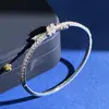 Pulseira de Trevo de Quatro Folhas Transfronteiriça Nova para Mulheres, Pulseira Cruzada de Mosquitinho Europeia e Americana para Meninas, Pulseira de Joias de Alto Padrão de Comércio Exterior