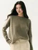 Macio e confortável, com um caimento relaxado! Este suéter de cashmere feminino, com corte solto, ombros caídos e gola redonda, apresenta um design casual com bainha enrolada e é perfeito como uma camada base de tricô.