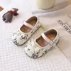 Zapatos Mary Jane estampados estilo chino para niñas, nueva colección primavera/otoño 2026, zapatos pequeños de cuero con lazo de perlas para bebé, bailarinas de princesa