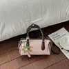 Bolso de Mano Japonés Coreano de Lujo Ligero de Nicho para Mujer Otoño Temprano 2026 Bolso Almohada de Temperamento para Viajar al Trabajo Bolso Cruzado Casual de Gama Alta