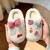 Novas pantufas de algodão infantis para outono e inverno, design fofo de desenho animado para meninas, pantufas quentes para casa e pantufas de algodão combinando para pais e filhos