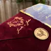 Envelope Vermelho Veludo Personalizado com Tamanho de Logo e Estampagem Dourada em Acrílico, Universal para Convites de Casamento, Bênçãos de Feriado e Cartões de Cumprimentos