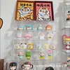 Caja de Almacenamiento Linda a Prueba de Polvo con Puerta, Apilable, Transparente, Mini Exhibidor de Figuras de Muñecas de Escritorio