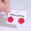 Nuevos pendientes de botón elegantes de resina con rosa tridimensional frío, clip para oreja retro suave versátil para uso diario, joyería para la oreja