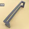 Manija de Puerta de Vidrio Acero Inoxidable Tubo Cuadrado Engrosado Manija Doble Curva Ktv Puerta de Madera Hotel Puerta de Piso Curva con Marco Resorte de Piso