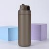 Botella de agua deportiva de acero inoxidable 304 de doble capa con asa de estilo japonés personalizada, cubierta de boquilla de succión, aislamiento, botella de agua deportiva para exteriores