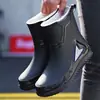 Botas de chuva masculinas impermeáveis antiderrapantes com veludo quente, botas curtas, sapatos espessados, sapatos aquáticos, sapatos de chuva, sapatos de borracha para trabalho, cozinha, exterior