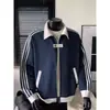 Moletom Cardigan com Gola Alta e Contraste de Três Listras para Primavera e Outono de 2026 para Homens, Jaqueta Esportiva Casual Retro Americana com Zíper