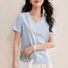 Camiseta de Manga Curta com Decote V 80% Algodão de Fibra Longa Mercerizado para Mulheres, Branca, Primavera/Verão, Decote Coração de Alto Padrão, Novo Estilo 2026, Caimento Regular nos Ombros