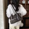 Bolso de Hombro Tipo Tote con Lunares Estilo Coreano de Nicho para Mujer Otoño/Invierno 2026 Bolso de Hombro Único Versátil para el Trabajo Moda Simple