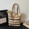Bolsa Casual Tecida Color-Blocking Versátil Bolsa de Ombro para Férias Novo Estilo Bolsa de Ombro Listrada de Palha Arco-Íris Feita à Mão Estilo Mori