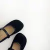 Sapatos Mary Jane Retrô Franceses para Mulheres 2026 Verão Novo Estilo Uma Tira Vazados Casuais Planos Boca Rasa Sapatos Estilo Birkenstock