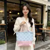 Bolsa de Almoço Artística e Fofa Estilo Coreano para Estudantes e Trabalhadores de Escritório, Bolsa Tote de Lona com Patchwork Floral de Grande Capacidade para Mulheres