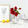 Ramo de Rosas de Terciopelo Simuladas de 5 Cabezas Brotes Flor Artificial Decoración Ramo de Boda Fondo de Escritorio Accesorios para Fotografía
