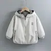 Jaqueta Reversível para Meninas, Estilo Primavera e Outono, Novo Modelo 2026, Casaco Infantil Estiloso, Corta-vento com Capuz para Primavera para Crianças Maiores
