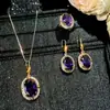 Conjunto de Brincos Pendentes e Anel Dazzling Gemstone com Zircônia Roxa Color-Separated Eletrodepositado Estilo Tribunal Italiano Vintage para Mulheres