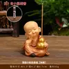Novo modelo de incensário de resina inspirado em Zen com design de monge, adequado para salas de chá e mesas de chá, um artesanato decorativo para presente