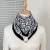 Bufanda Cuadrada Cálida Nueva y Elegante con Hebilla Magnética, Pañuelo Triangular de Seda, Bufanda de Algodón para Mujer, Bufanda Versátil para el Cuello para Primavera y Otoño, Elegante Bufanda para el Cuello