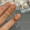 Colar Clássico de Lua de Gelo com Diamantes para Mulheres, Padrão Acolchoado, Pequena Fragrância, Banhado a Ouro Rosa 18K, Estilo Coco Suéter Curto de Luxo Leve
