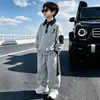 Conjunto de Roupa Esportiva Infantil da Moda para Meninos Primavera 2026 Novo Conjunto de Duas Peças Moletom Casual para Bebê Menino