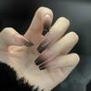 Uñas con Armadura Negro Degradado Parche de Uñas Chica Hot Blanco Sentido de Alta Gama Combinable Parche de Uñas Postizas Acabado
