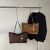 2026 Pingente Casual Simples Nova Bolsa de Compras Grande Capacidade Moda Personalizada para Outono e Inverno Bolsa Tote de Mão ou Ombro para Mulheres