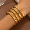 Acero de Titanio Trébol de Cuatro Hojas Moda Venta Caliente Transfronteriza Pulsera Ins para Mujer Redonda Personalizada Completa en Diamante Joyería para Parejas