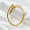 Pulsera Abierta Elástica Estilo Alambre para Uñas Personalizada de Acero Inoxidable de Alta Gama, Superventas Transfronteriza Europea y Americana, Venta al por Mayor con un Tacto Premium