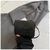 Bolsa de Design Exclusivo com Textura Trançada Nova Chegada Feminina Moda Transfronteiriça para o Trabalho Bolsa Sela Casual Retrô Bolsa de Ombro Único Transversal