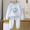 Novos Conjuntos Infantis Outono e Inverno, Roupas e Calças de Outono, Roupas Infantis 100% Algodão, Pijamas Infantis Casuais Fofos, Fornecimento de Fábrica