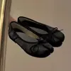 Sapatos Estilo Ballet com Bolinhas e Biqueira Dividida para Mulheres, Sapatos Rasos de Calçar Sem Cadarços, Laço Plano Sapatos Ferradura de Cetim 2026 Novos