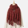 Cachecol Xadrez Transfronteiriço para Mulheres, Xale Quente de Inverno, Luxo Leve, Moda de Ponta, Estilo para o Dia a Dia, Cachecol Longo com Franjas, Atacado