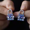 Aretes Forma de Bolso con Pedrería Azul Estilo Francés Inspirados en Chanel para Mujer, Lujo Ligero, Elegantes, Modernos, de Gama Alta, Versátiles