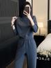 Traje deportivo de ocio europeo para mujer, otoño e invierno 2025, nuevo estilo extranjero, antiedad, de alta gama, con cuello alto, suéter, conjunto de dos piezas