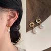 Pendientes retro de perlas francesas diseño femenino pendientes temperamento socialité 2025 nueva tendencia pendientes explosión venta al por mayor