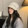 Chapéu gorro listrado retrô estiloso, novo modelo outono e inverno, unissex, aba larga, proteção solar, versátil, faz o rosto parecer menor, chapéu estilo boné