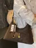 Bolso de Hombro Individual Retro de Nicho Estilo Coreano 2026 Nuevo Bolso Tote de Gran Capacidad para el Trabajo Bolso Cruzado de Alto Valor Moderno