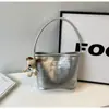 2026 nova bolsa de ombro da moda e estilosa estilo coreano para o trabalho, bolsa tote tipo balde versátil, bolsa de ombro em couro PU