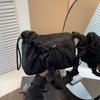Bolso plisado estilo coreano para primavera y verano, bolso de hombro para llevar debajo del brazo, bolso tote cruzado versátil de alta gama para mujer 2026