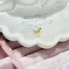 Pendientes Pequeños de Tachuela Incrustados con Circonita de Diamante Personalizados Acero de Titanio Médico para Mujer de Nicho Simples Modernos Versátiles Cuidado del Agujero del Oído Pendiente Mujer