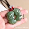 Colgante de jade blanco Pixiu de jade hetiano natural de Xinjiang, colgante de jade sapon de cuero para hombres y mujeres, colgante de jade.