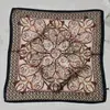 Pañuelo cuadrado estampado de leopardo bufanda coreana femenina de seda versátil pañuelo para el pelo bufanda retro flor de anacardo pañuelo cuadrado pequeño venta al por mayor
