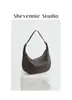 Outono/Inverno 2026 Estilo Old Money Cor Ébano Couro de Vaca Grande Capacidade Bolsa Hobo Bolsa Tote Bolsa Meia-Lua Bolsa Feminina