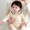 Enterizo estilo preppy para bebé niña 2026 nueva ropa infantil mameluco de manga larga mameluco de bebé estilo coreano