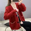 2026 Nova Moda Estilo Chanel Vermelho Chinês Outono e Inverno Cor Retro Color Blocking Decote V Textura de Listra Vertical Design Cardigan de Tricô