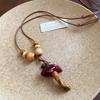Colar com Pingente de Cogumelo de Contas de Madeira Geométricas Inspirado no Zen Retrô, Luxo Acessível e Sensação de Alta Qualidade, Corrente para Suéter, Colar Personalizado e da Moda Atacado