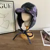 Gorra de aviador a cuadros con bloques de color y logo de letras en rizo para hombre y mujer, moderna y versátil, cálida y a la moda con protección para los oídos, gorra Lei Feng