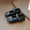 Zapatos para Niñas 2026 Otoño Nuevo Estilo Coreano Zapatos de Performance con Lentejuelas de Princesa Zapatos Pequeños de Cuero con Hebilla de Letra de Pedrería para Niños